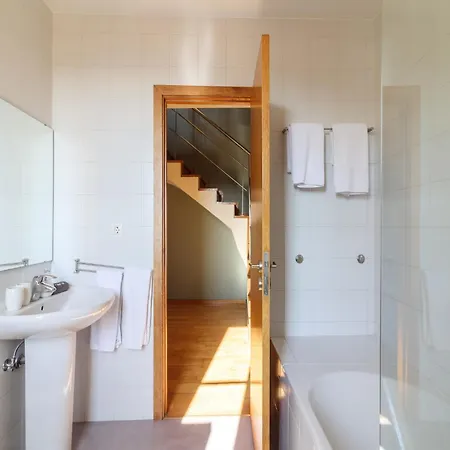 Charming 1-bedroom In Daire *